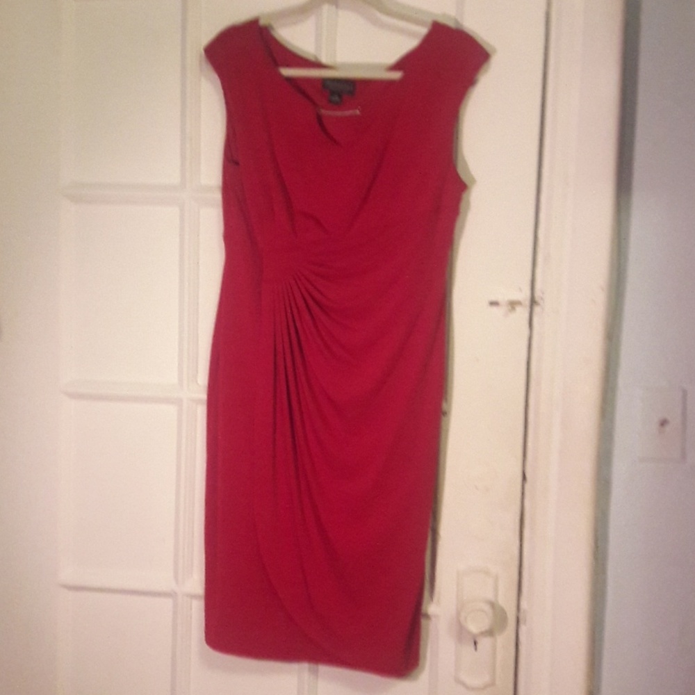 RED DAILY DRESS .